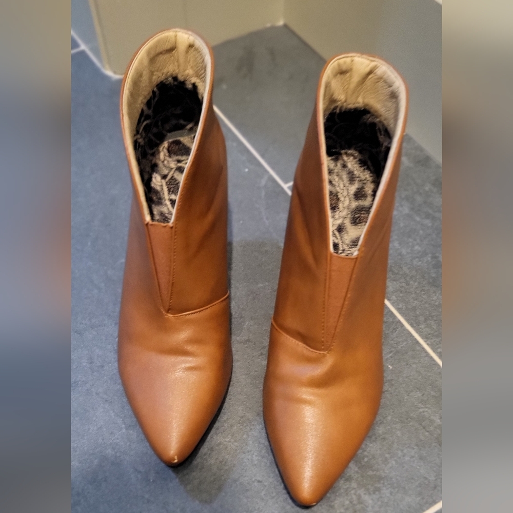 Elegant Brown Ankle Boots